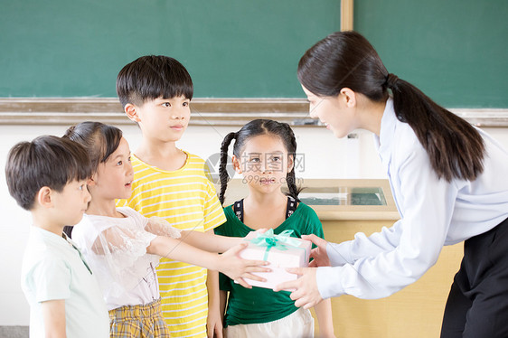 学生教师节送礼图片