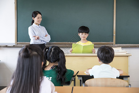 女教师上课小学生图片