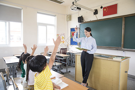 女老师上课图片