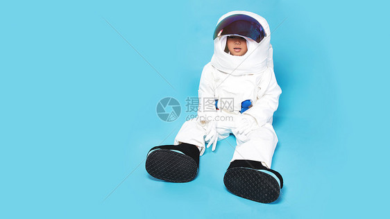 儿童穿太空服图片