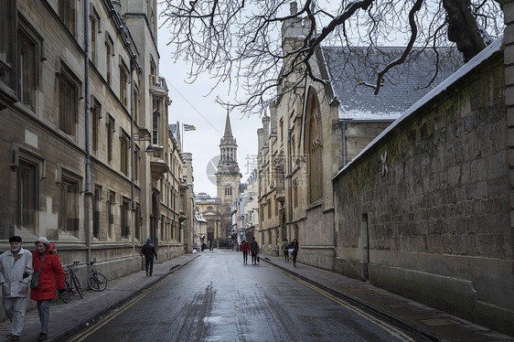 英国牛津大学雪景图片