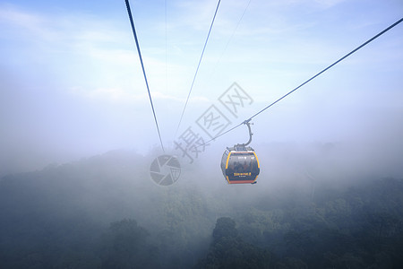 天空中的缆车越南巴拿山高空缆车背景