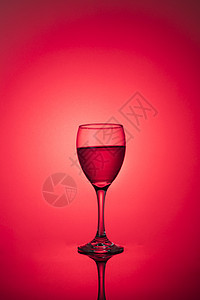 红酒高脚杯图片