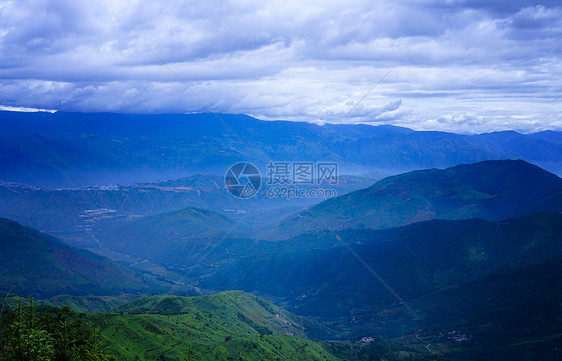 红河元阳梯田大山日出日落图片