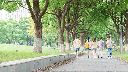 活力大学生背影图片