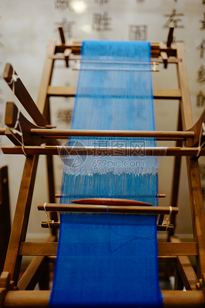 "一寸缂丝一寸金"的缂丝和织丝机