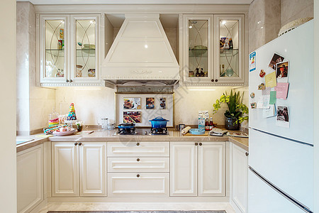 实木橱柜欧式厨房背景设计图片