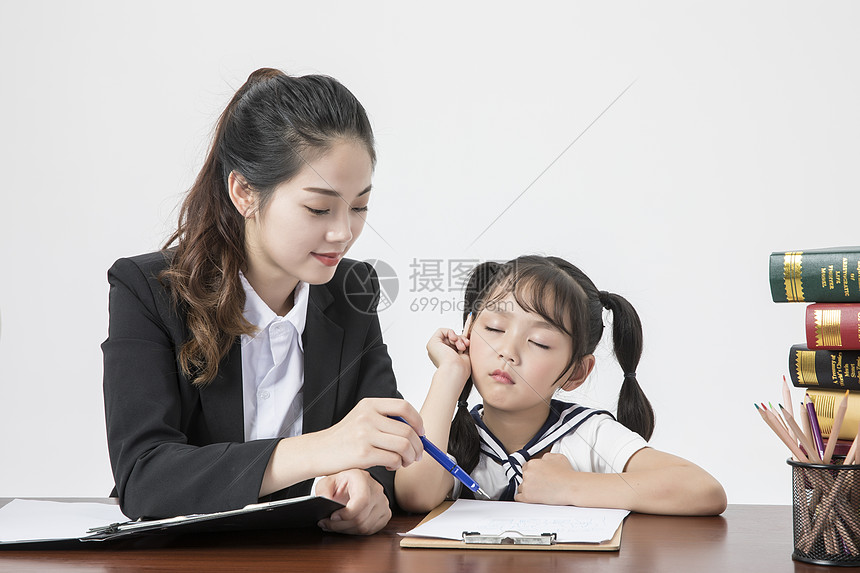 女教师和学生图片