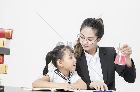 女教师和学生图片