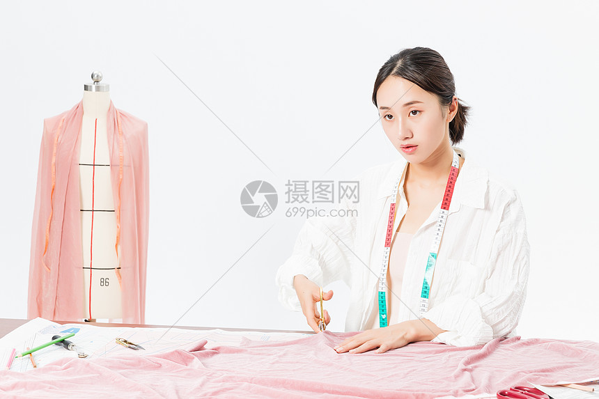 女设计师服装裁剪图片