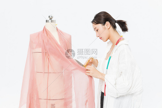 女服装设计师样衣裁剪图片