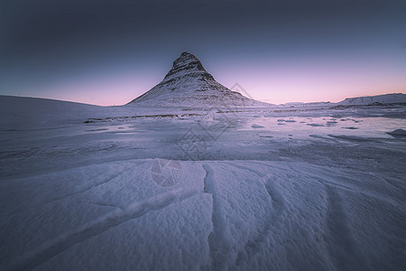 冰岛草帽山图片