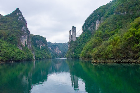 绿色水墨山水贵州黔东南舞阳河背景