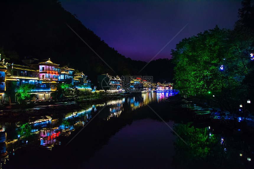 湖南湘西土家族苗族自治州凤凰古城夜景图片