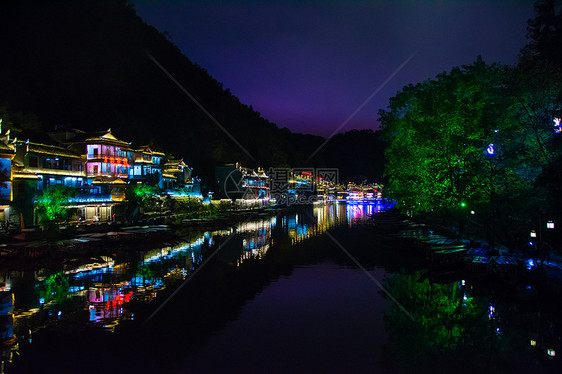 湖南湘西土家族苗族自治州凤凰古城夜景图片