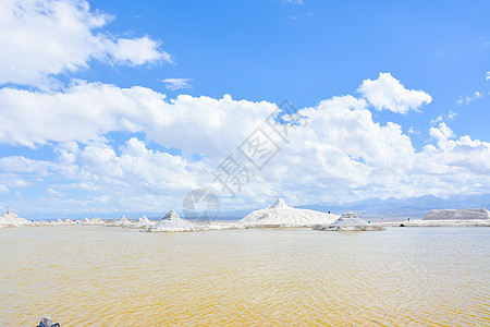 青海省海西蒙古族藏族自治州茶卡盐湖图片