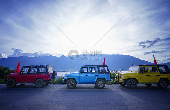 国庆五星红旗吉普车旅游车队图片