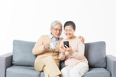 老年夫妻看手机图片