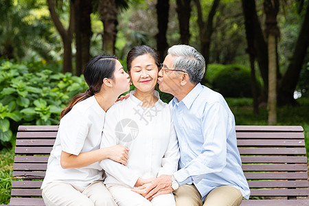 幸福的一家人高清图片