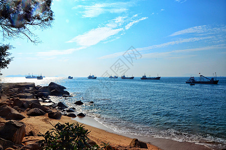 午后伶仃岛的碧海蓝天背景图片