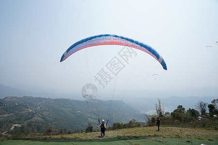 尼泊尔博卡拉滑翔伞图片