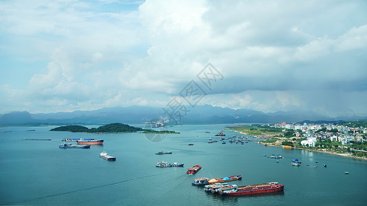 越南下龙湾下龙市海滨风光图片