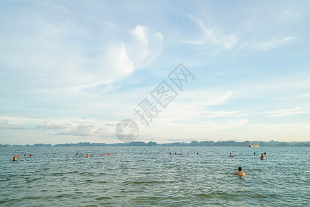 越南下龙湾下龙市海滨风光背景图片