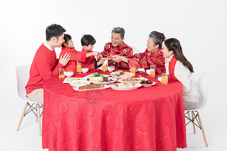 一家人过新年吃年夜饭图片