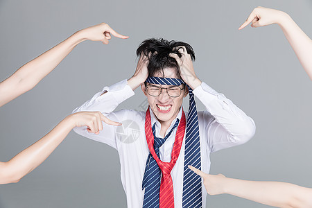 宇宙被压力大被指责的男性白领背景