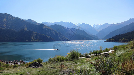 山水大美新疆天山天池背景