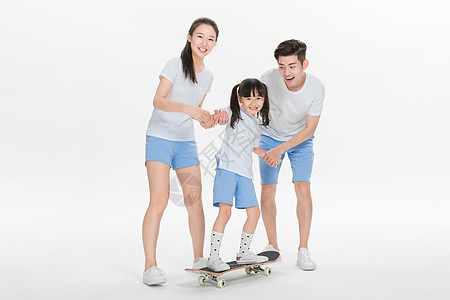 家庭呵护玩滑板图片