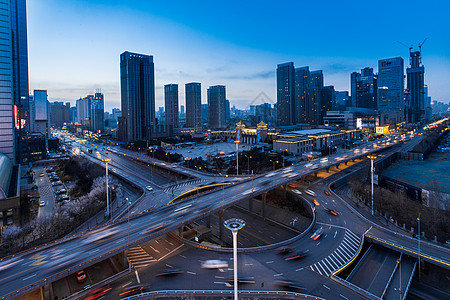 城市高架车流延时摄影图片