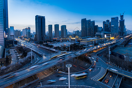 城市高架车流延时摄影图片