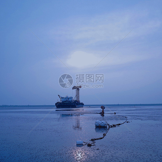 清晨的大海图片