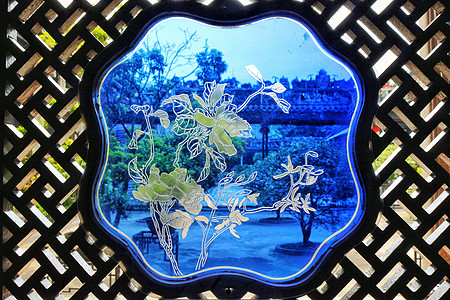 广州陈家祠的木通花格蚀花玻璃图片