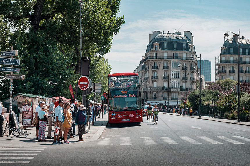 ‘~法国巴黎街头城市旅游双层观光车  ~’ 的图片