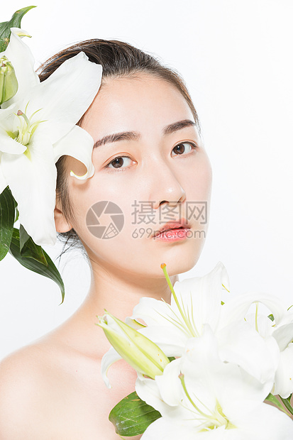 美妆女性和百合花高清图片下载 正版图片 摄图网 美妆女性和百合花高清图片下载 正版图片 摄图网