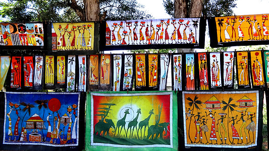 莫桑比克首都马普托最大的当地艺术品市场背景图片