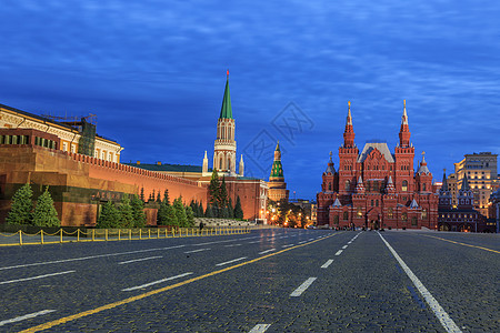 莫斯科著名旅游景点红场克里姆林宫与国家博物馆街道夜景图片