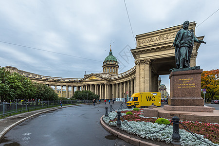 圣彼得堡著名喀山大教堂外观图片