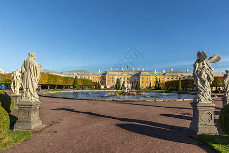 圣彼得堡著名旅游景点夏宫上花园图片