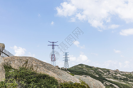 山上高压电塔背景图片