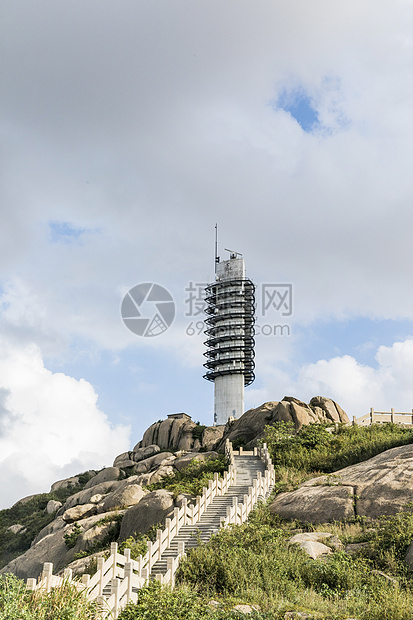 山上高压电塔图片