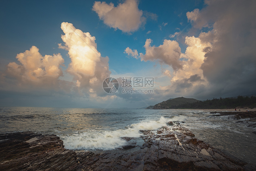 ‘~广东深圳盐洲岛海边晨云  ~’ 的图片