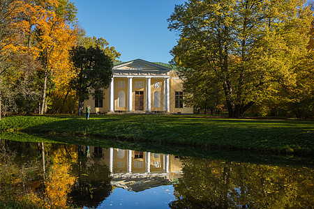 俄罗斯最美皇家园林叶卡捷琳娜宫秋色图片