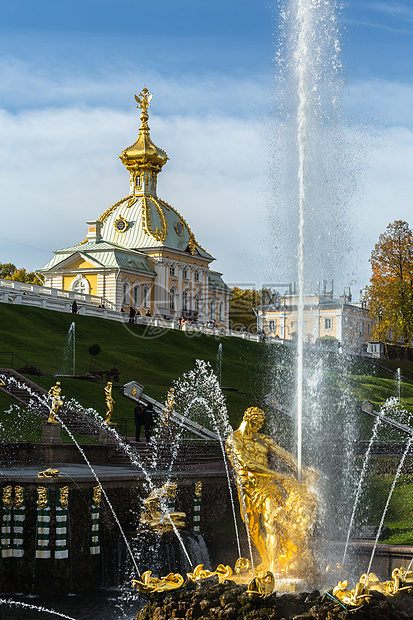 著名世界文化遗产圣彼得堡夏宫大喷泉图片