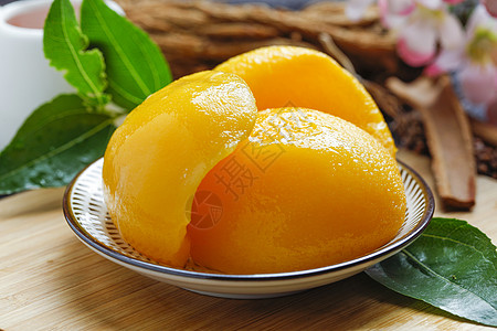 黄桃罐头水果糖水高清图片
