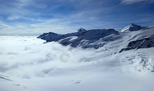 瑞士少女峰的雪山云海图片