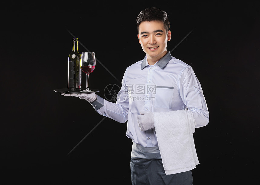 男服务生红酒服务图片