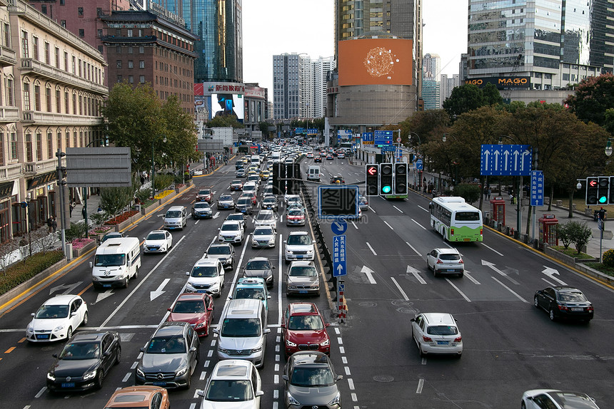 汽车交通堵车图片